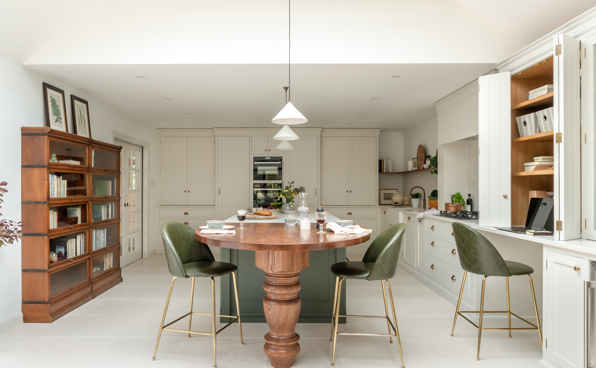 "We favour Shaws sinks as the look is timeless and the handcrafted, artisan ethos aligns with our own." – Shere Kitchens