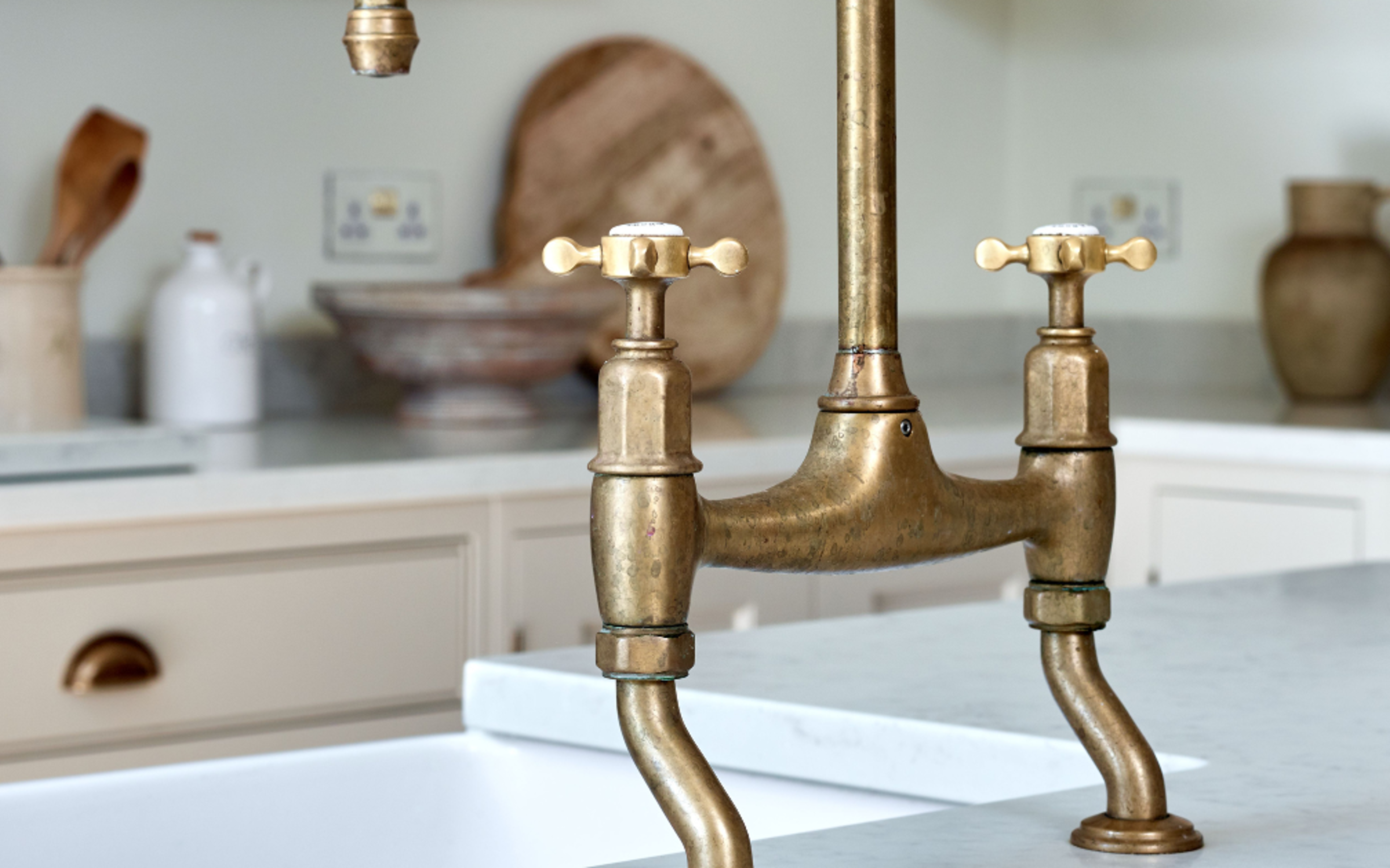 Ionian Bridge Sink Mixer in Aged Brass (Higham Furniture, Roly Roques-O'Neil Phtography)